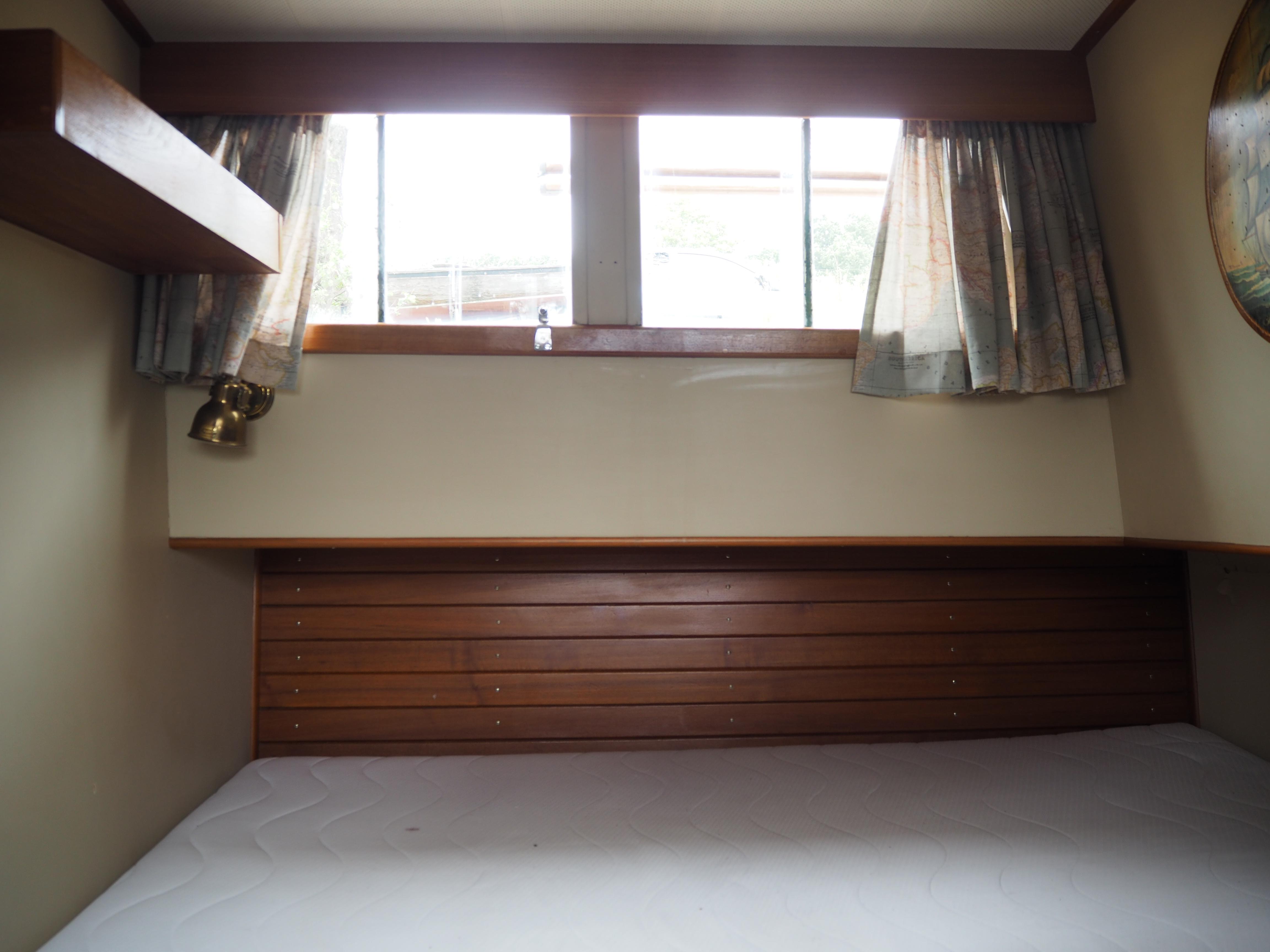 Aft cabin, Accommodation